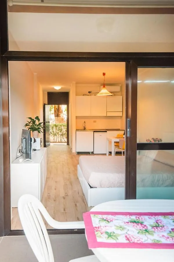 Apartment Mono Garden By Interhome مارينا دي بيبونا 0*,  إيطاليا